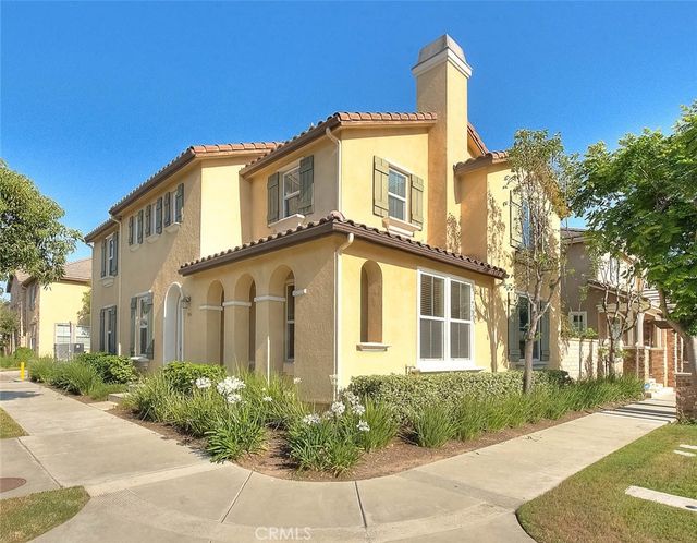 906 N Woodbine, Azusa