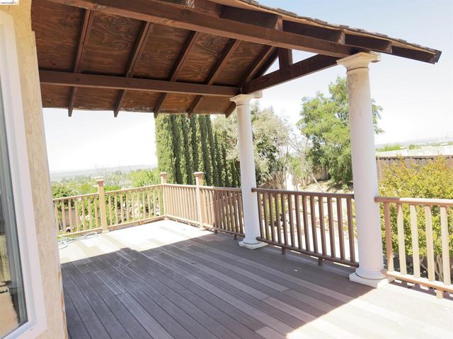 10 Live Oak, Pittsburg