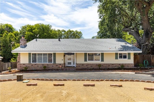 8130 Azucena, Atascadero