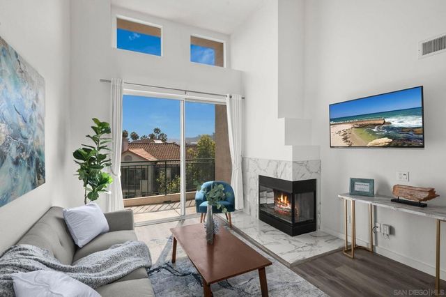 680 Camino De La Reina # 2406, San Diego