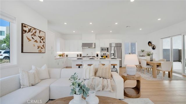 157 Sawbuck, Irvine