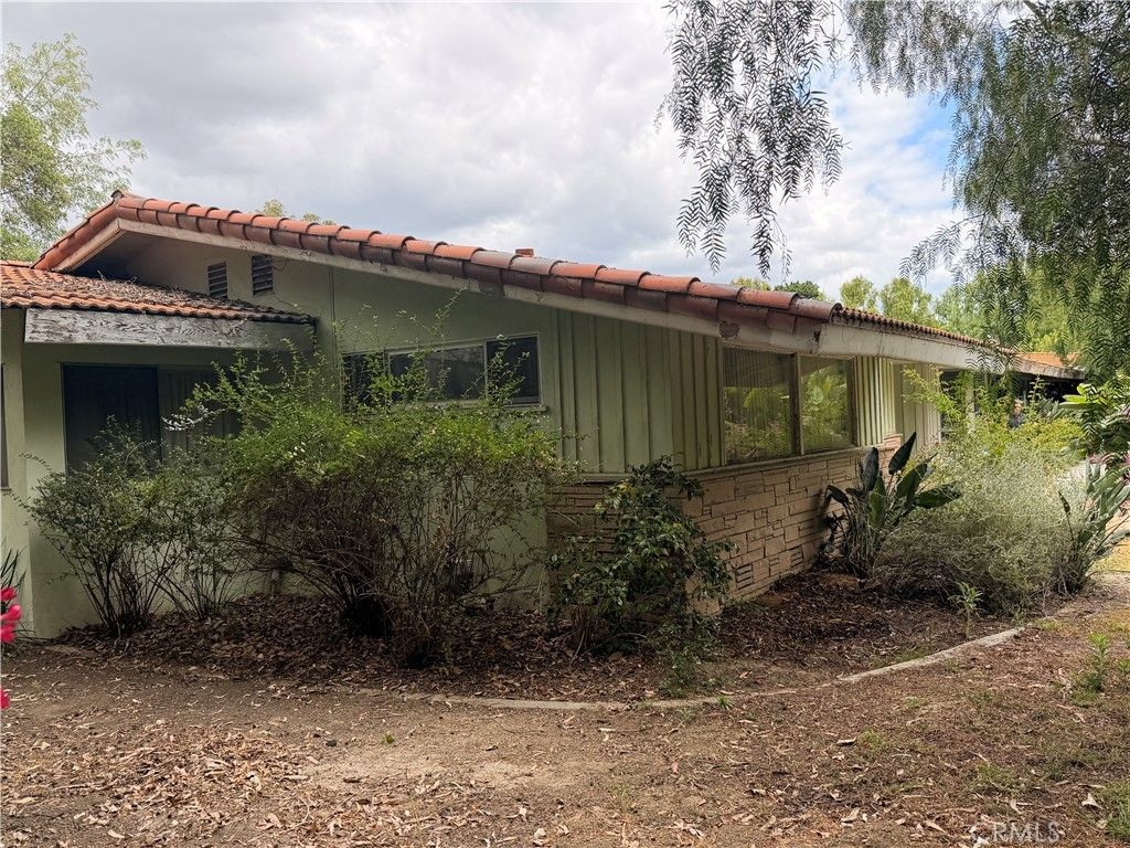 9931 Highcliff, Santa Ana