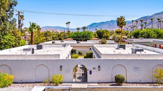 835 E Vista Chino # 4, Palm Springs