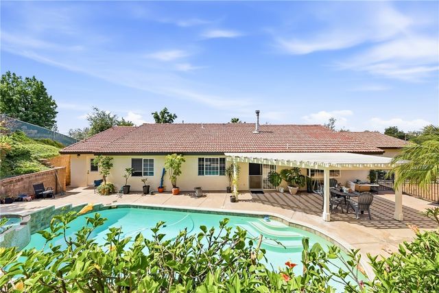 6691 Orangewood, Highland