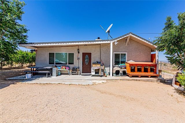 11126 E Avenue W8, Pearblossom
