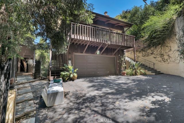 518 Latimer Rd, Santa Monica