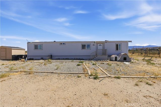 5885 Dos Palmas, Phelan