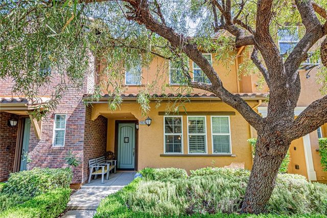 28519 Herrera Street, Valencia