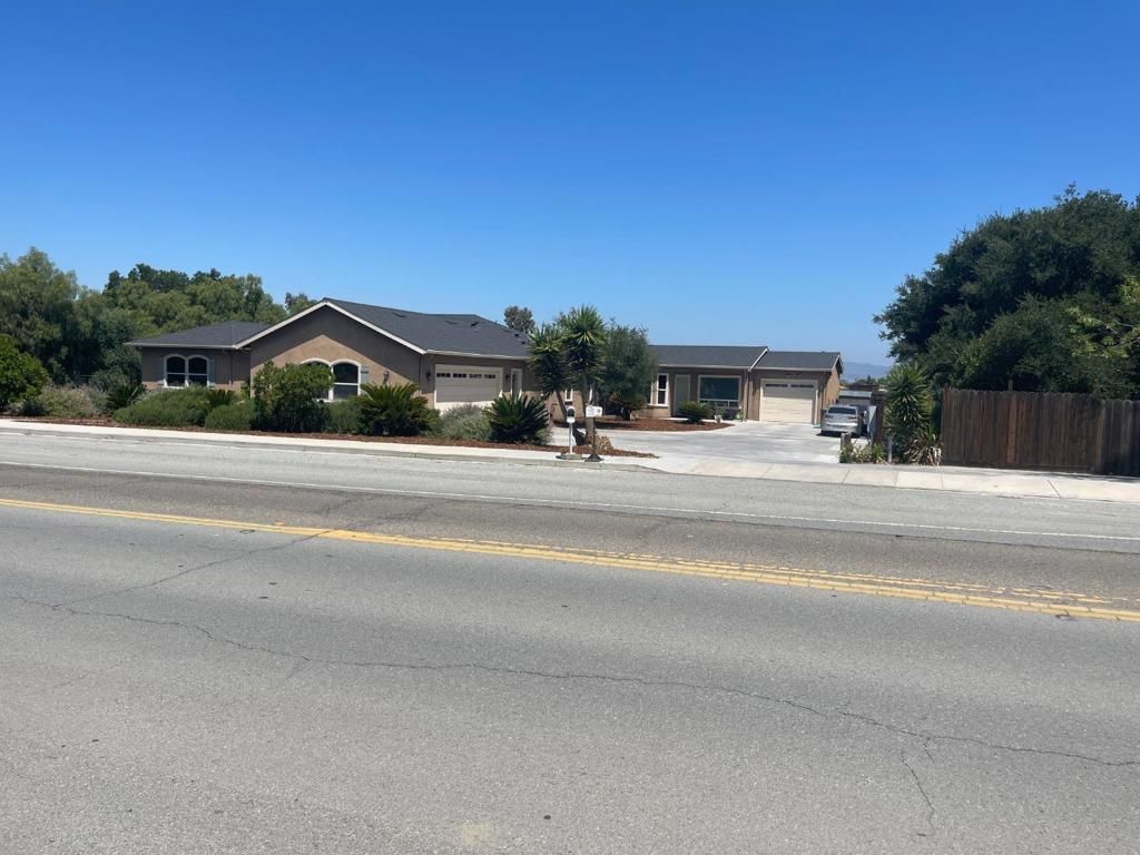1360 Santa Ana Road, Hollister