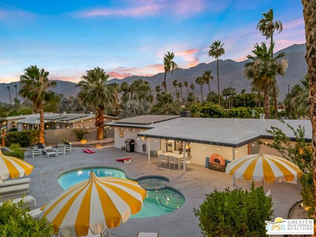 242 Cerritos Drive, Palm Springs