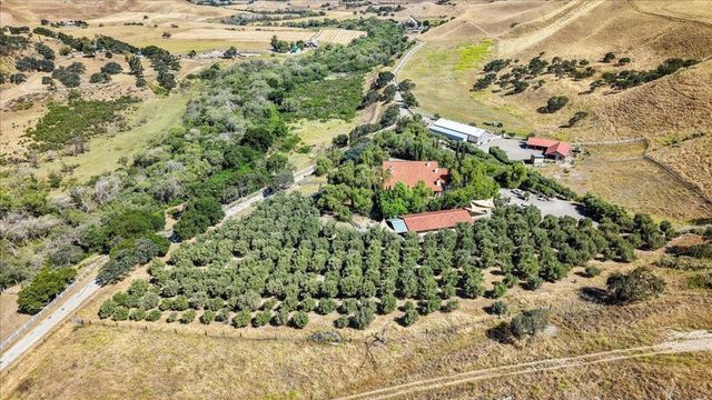 2727 Thomas Road, Hollister