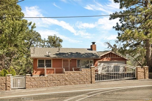 30400 Live Oak, Running Springs