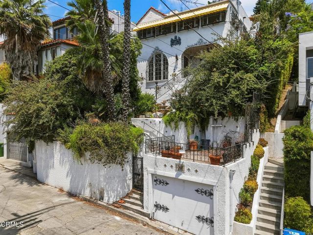 3911 De Longpre Avenue, Los Angeles