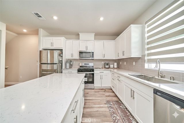 163 Dove Landing, Covina