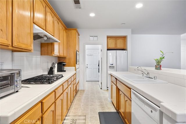 5303 Tangerine Dream, Bakersfield