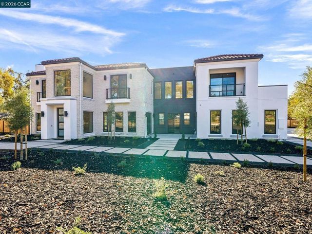 24 Noble Oaks Ln, Danville