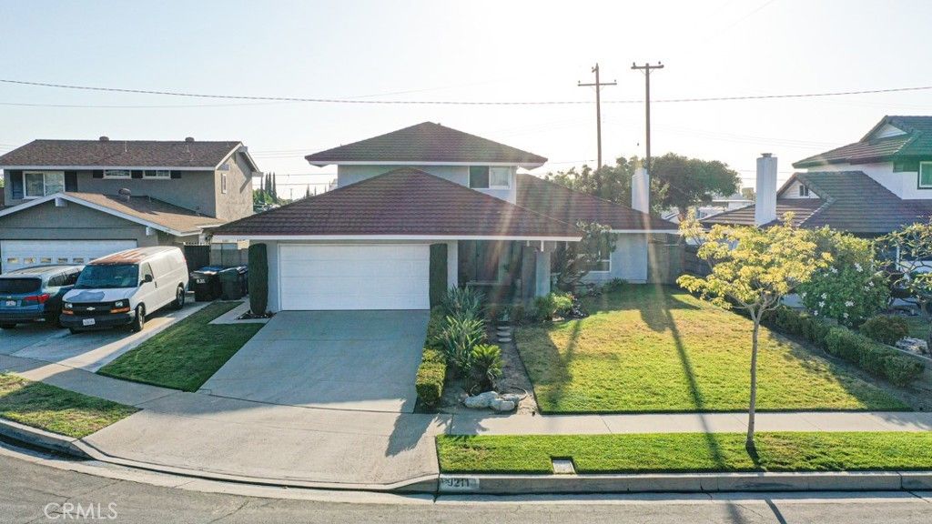9211 Julie Beth, Cypress