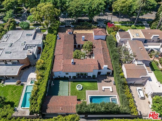 820 N Roxbury Drive, Beverly Hills