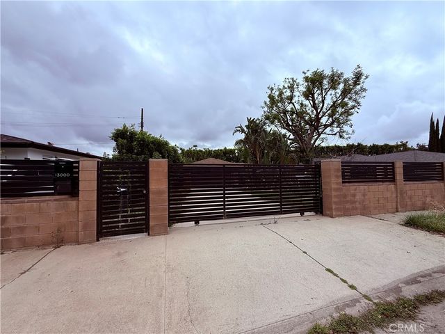 13000 Lull, North Hollywood