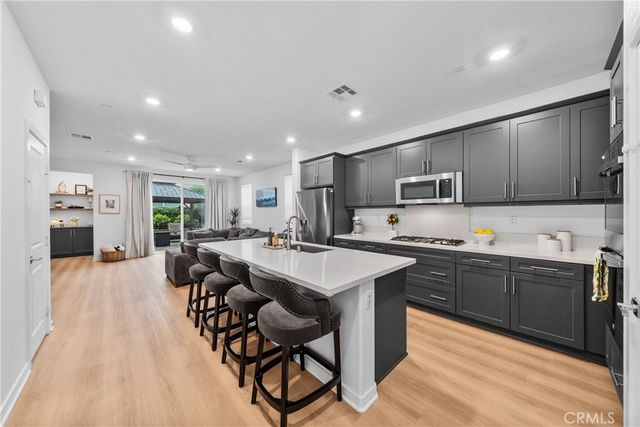2561 E Wren Way, Ontario
