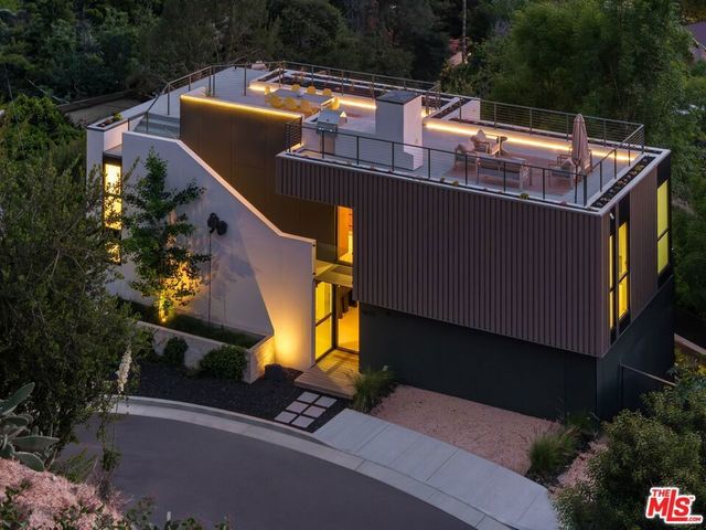 2635 Hargrave Drive, Los Angeles