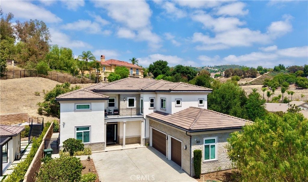 1330 Waterbrook, Walnut