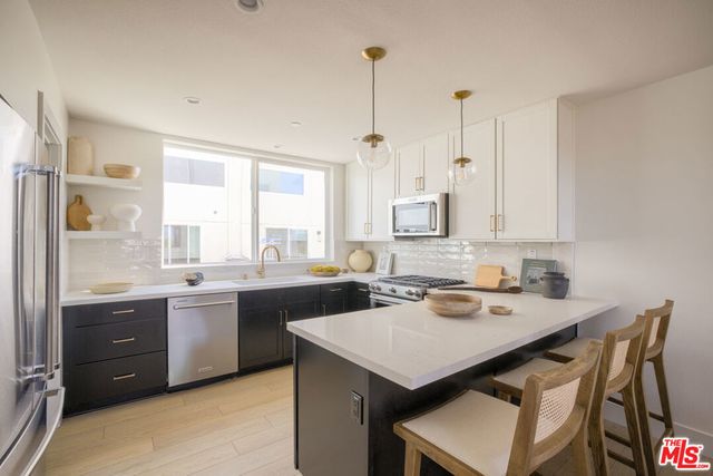 11222 W Victory Boulevard # 2, North Hollywood