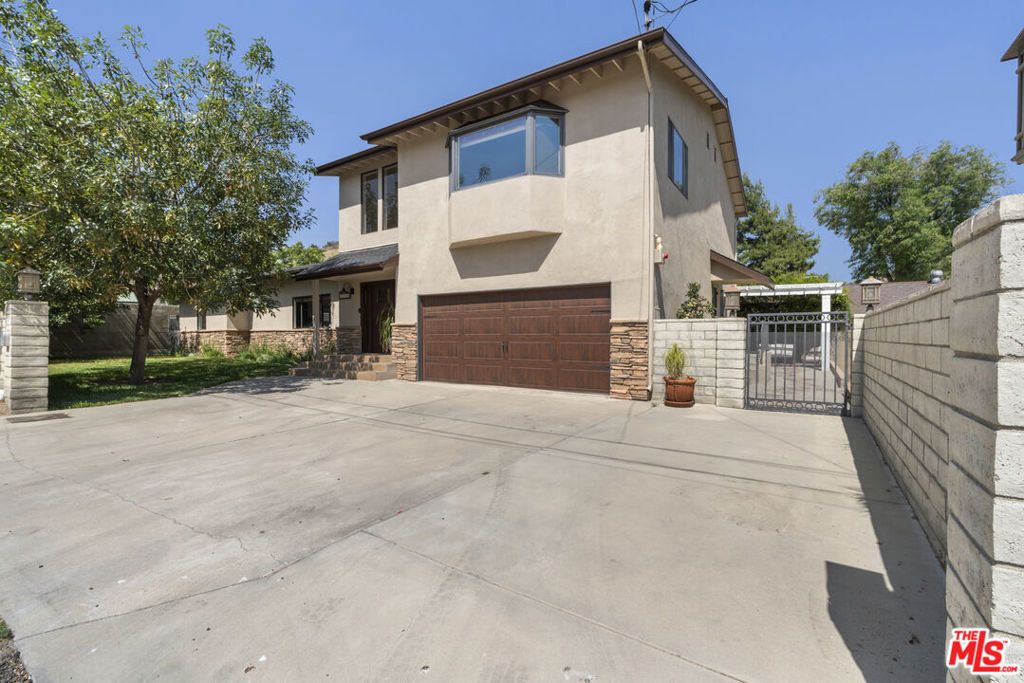 9144 Del Arroyo Drive, Sun Valley