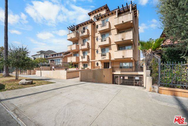 147 N Berendo Street # 203, Los Angeles