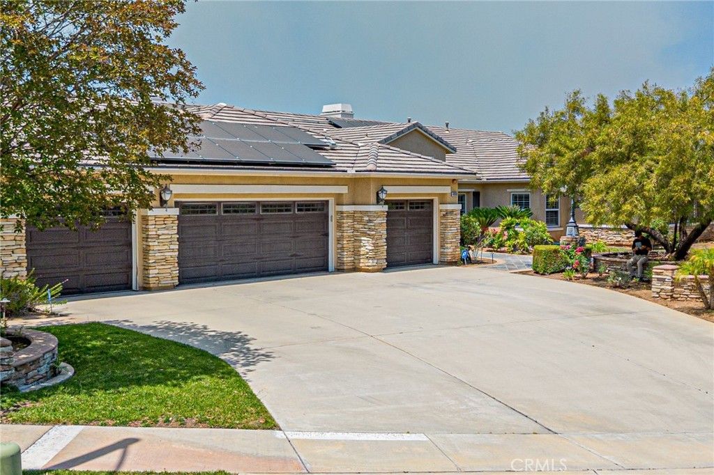 4088 Shady Ridge Circle, Corona