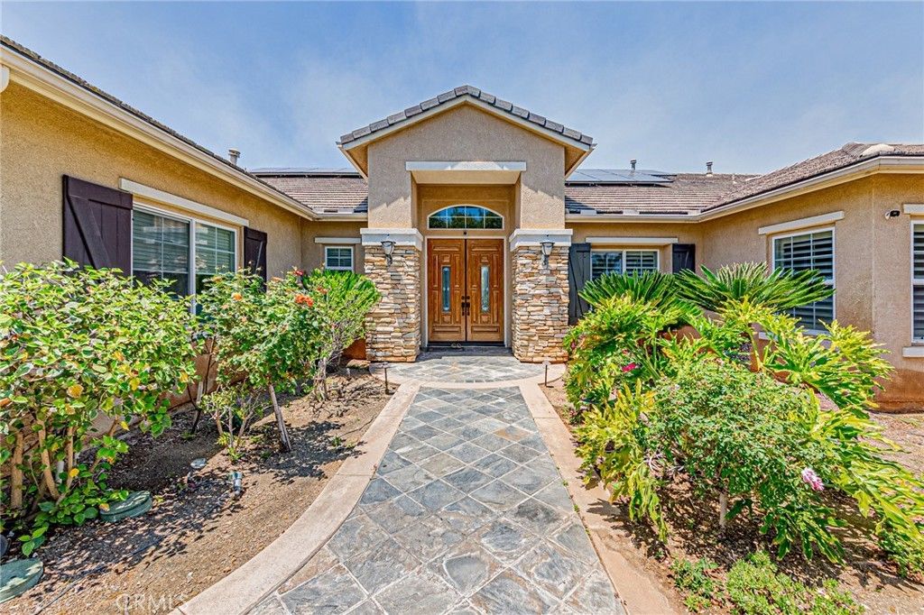 4088 Shady Ridge Circle, Corona