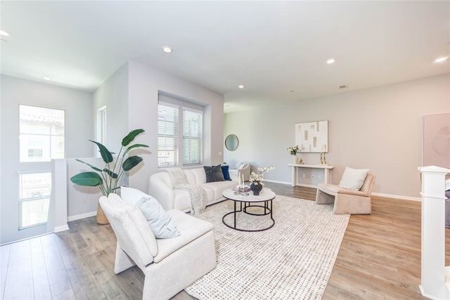 115 Neptune, Irvine