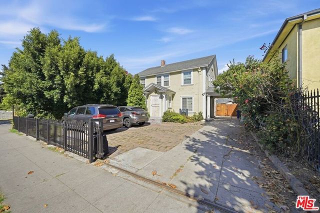1220 Crenshaw Boulevard, Los Angeles