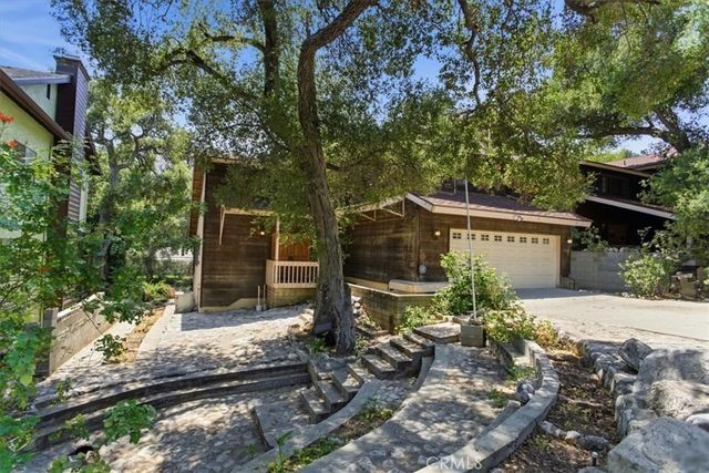 3810 Honolulu Avenue, La Crescenta