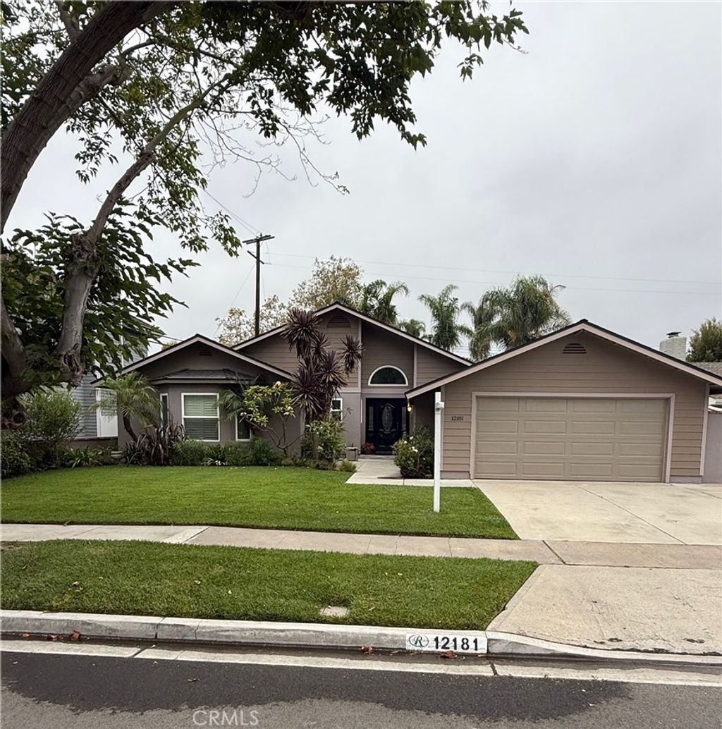 12181 Christy Lane, Rossmoor