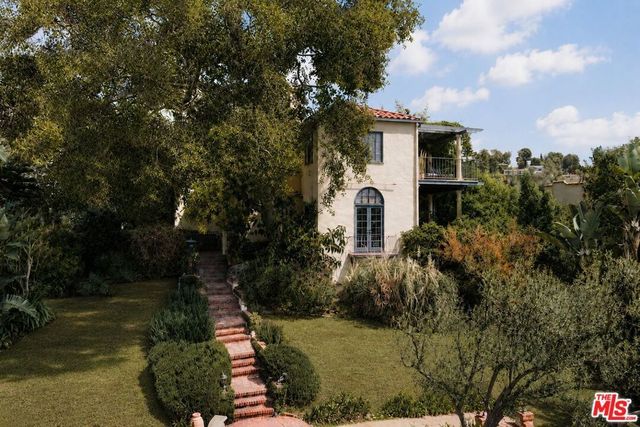 6470 Ivarene Avenue, Los Angeles