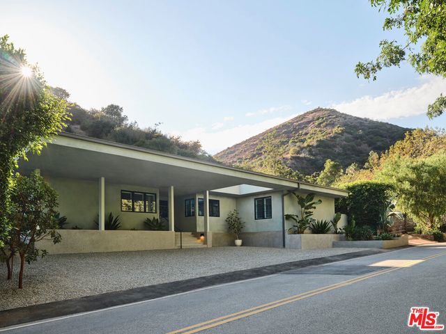 2633 Mandeville Canyon Road, Los Angeles