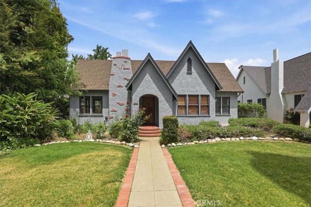 3589 Castle Reagh, Riverside