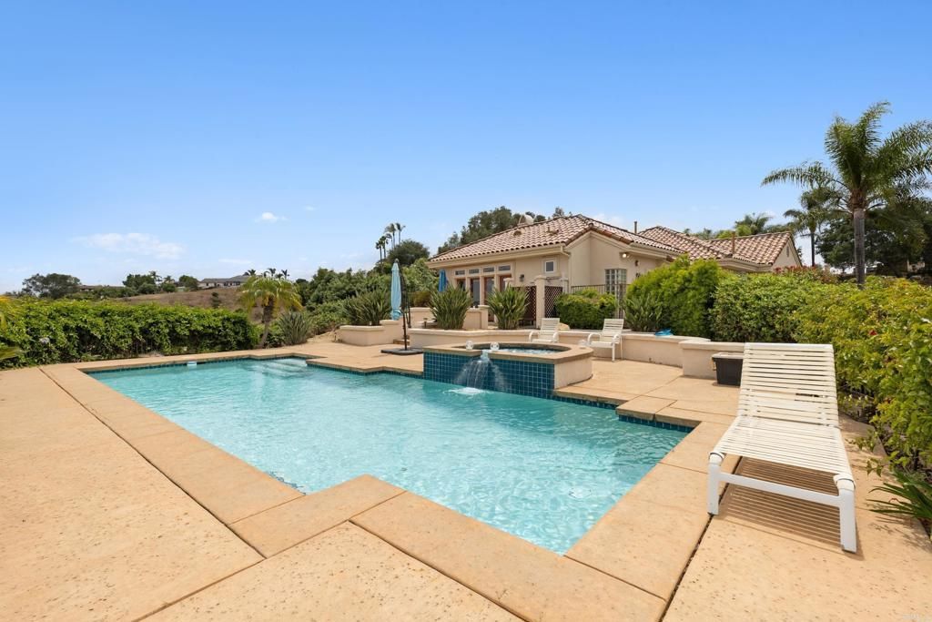 2281 Corner Creek Lane, Fallbrook