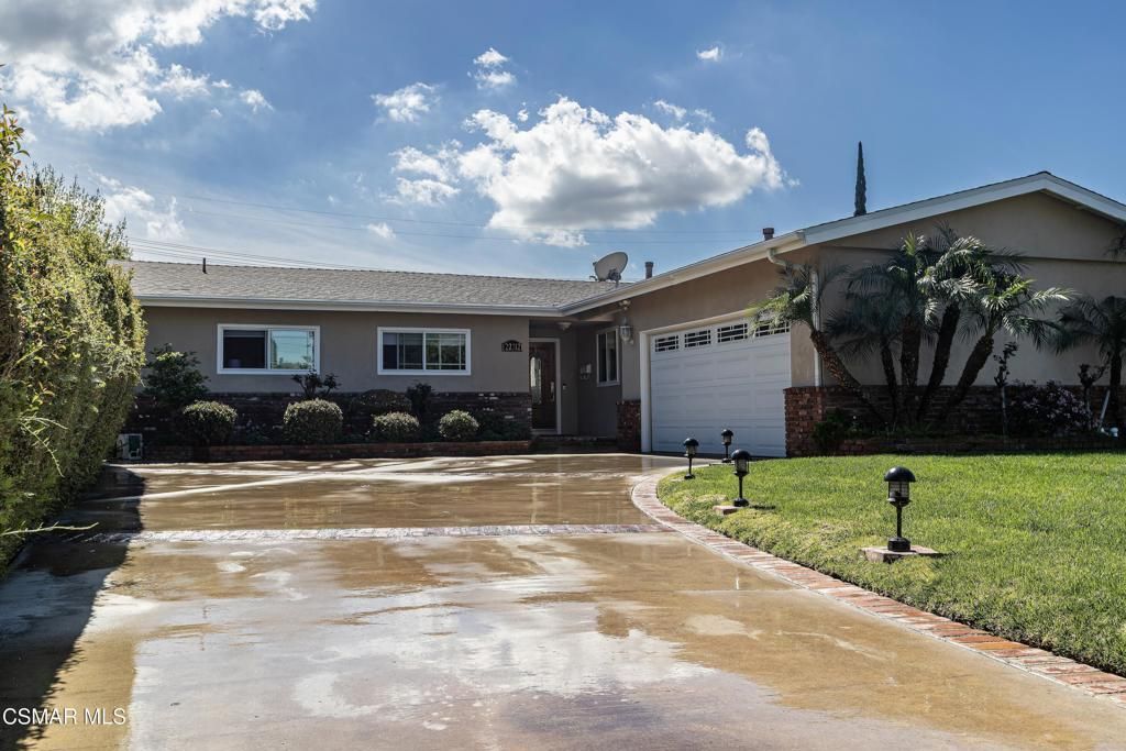22312 Mobile Street, Woodland Hills