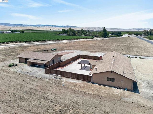 4260 W Kenner Rd, Tracy