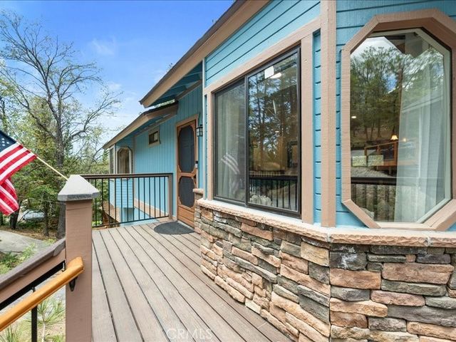 820 Villa Grove, Big Bear City