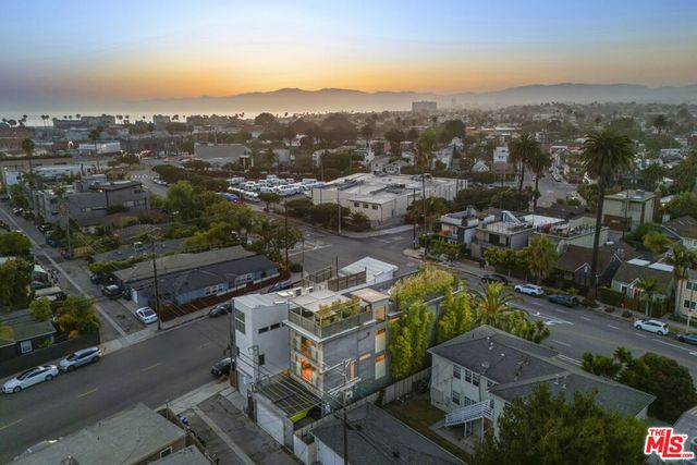 406 Grand Boulevard, Venice
