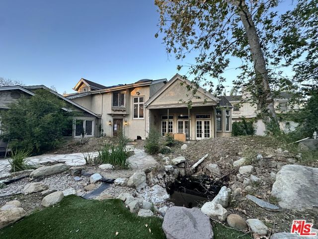 5250 Louise Avenue, Encino