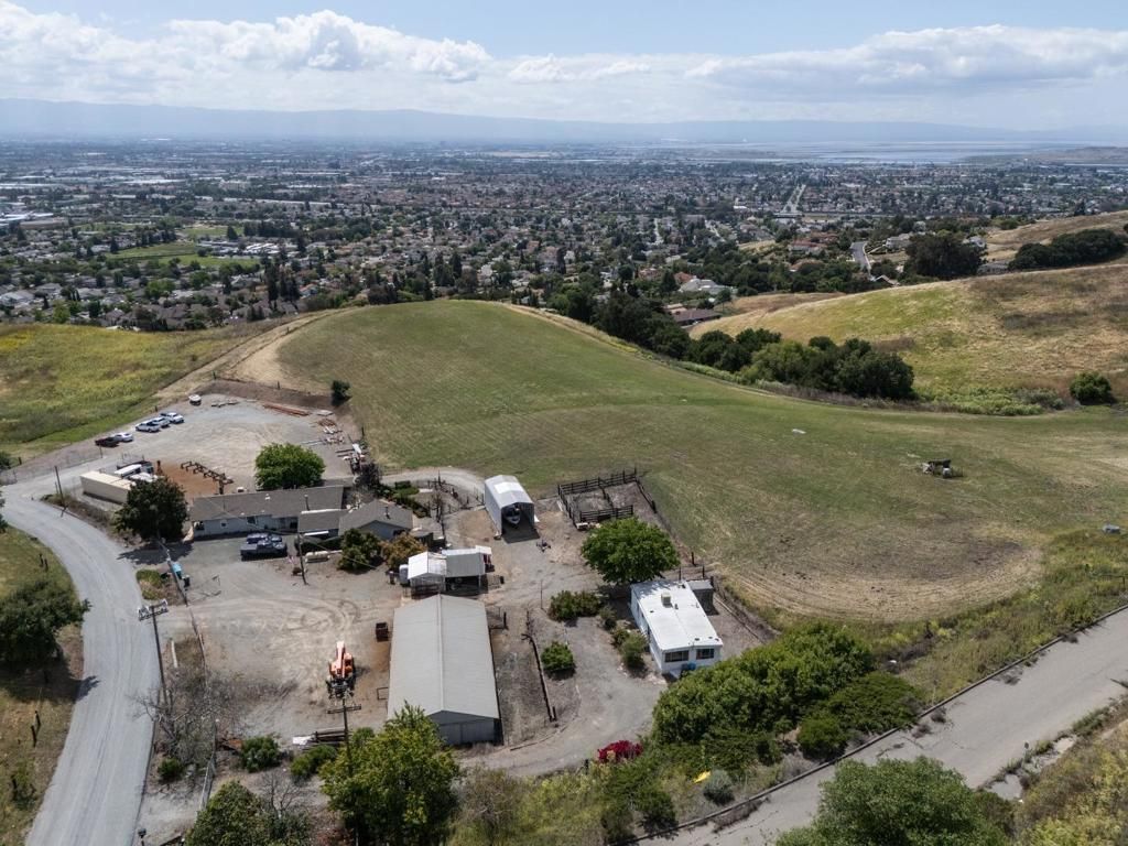 2375 Old Calaveras Road, Milpitas