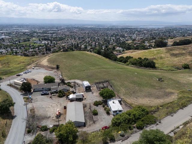 2375 Old Calaveras Road, Milpitas