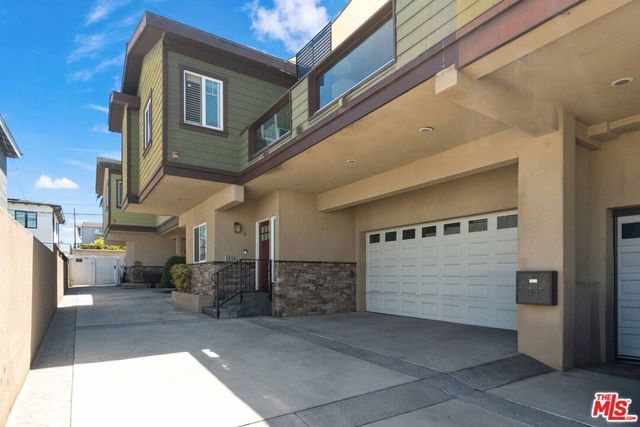 2516 Gates Avenue B, Redondo Beach.