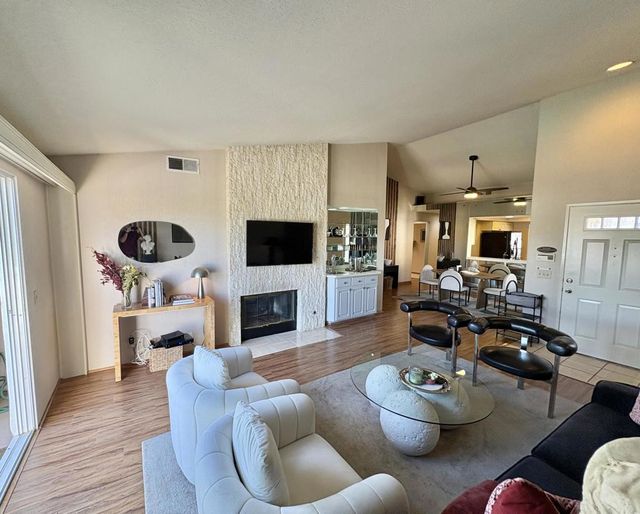 108 Desert Falls Drive E, Palm Desert
