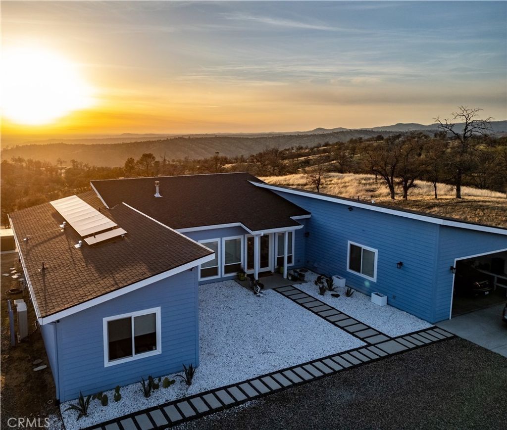 39603 Road 810, Raymond