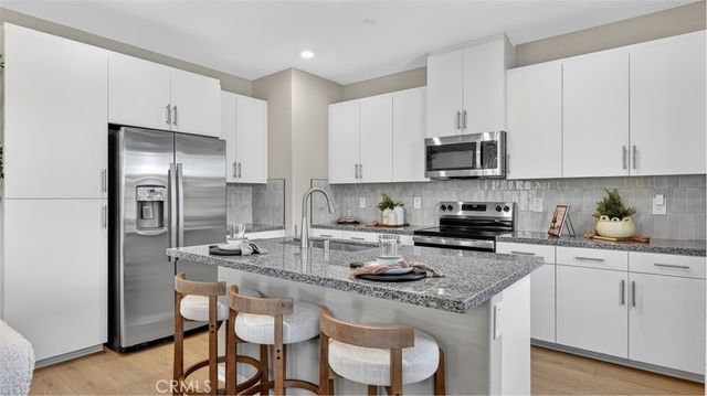 36600 Frangipani Drive, Winchester